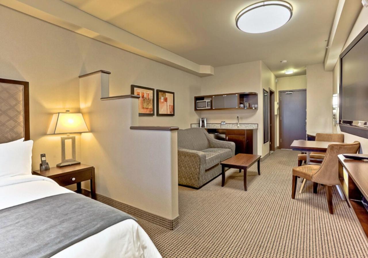 Acclaim Hotel By Clique YYC Exteriör bild